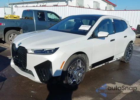 2024 BMW Ix xDrive50 z USA, uszkodzony, nr VIN WB523CF0XRCP23564